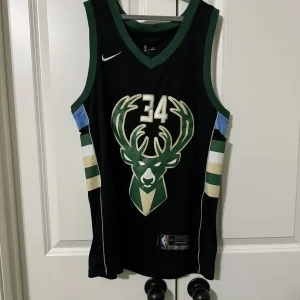 Custom Basketball Uniform